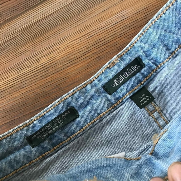 Wild Fable Upcycled With Patches High Rise Shorts Women's Size 28 Inch Waist - Picture 7 of 8